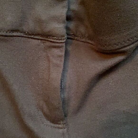 Laura Ashley pants.  Size 4. Black. Elastic waist.  Very good condition. - Picture 3 of 5